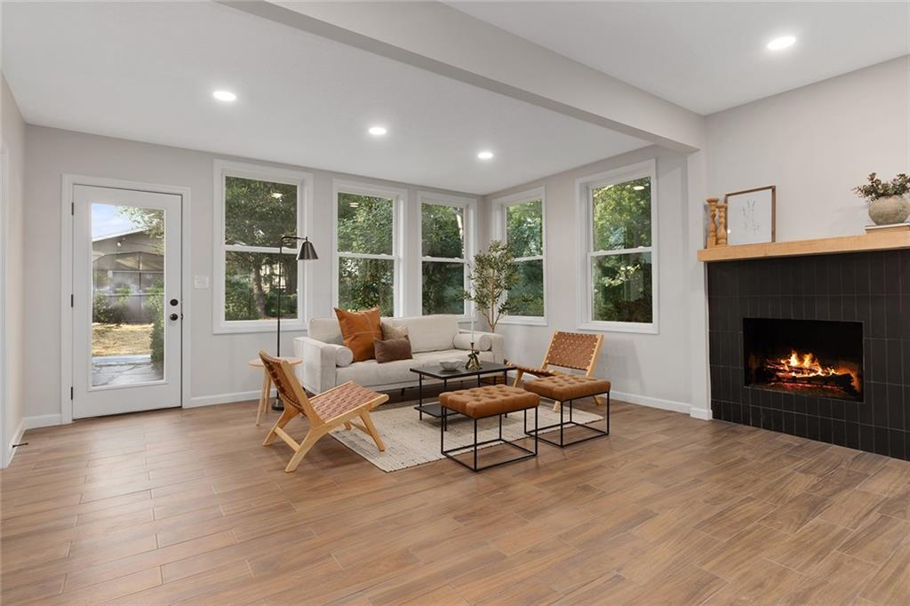 216 W 89th Terrace