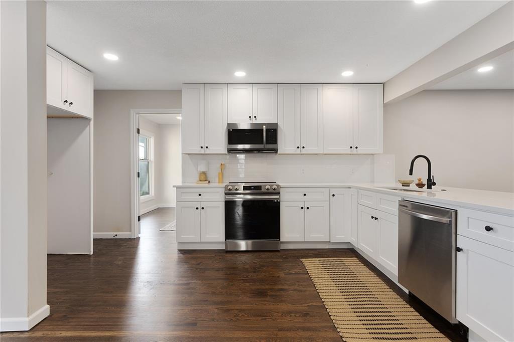 216 W 89th Terrace