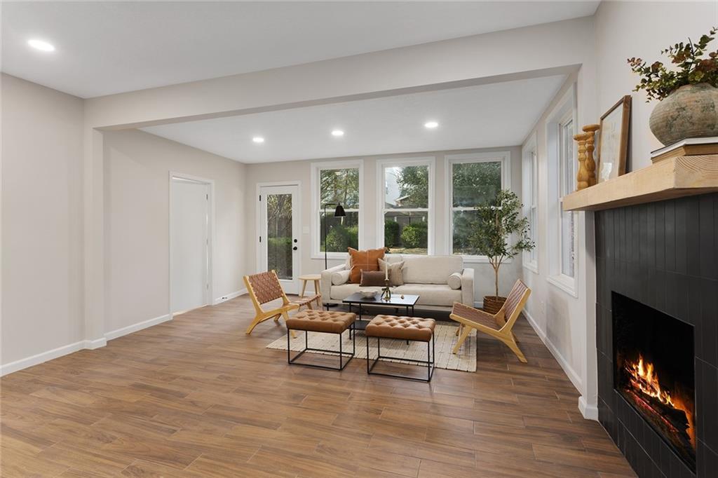 216 W 89th Terrace