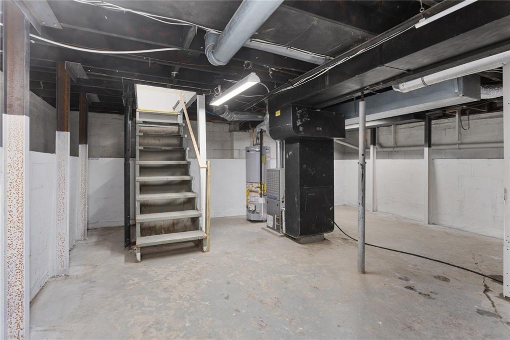 216 W 89th Terrace
