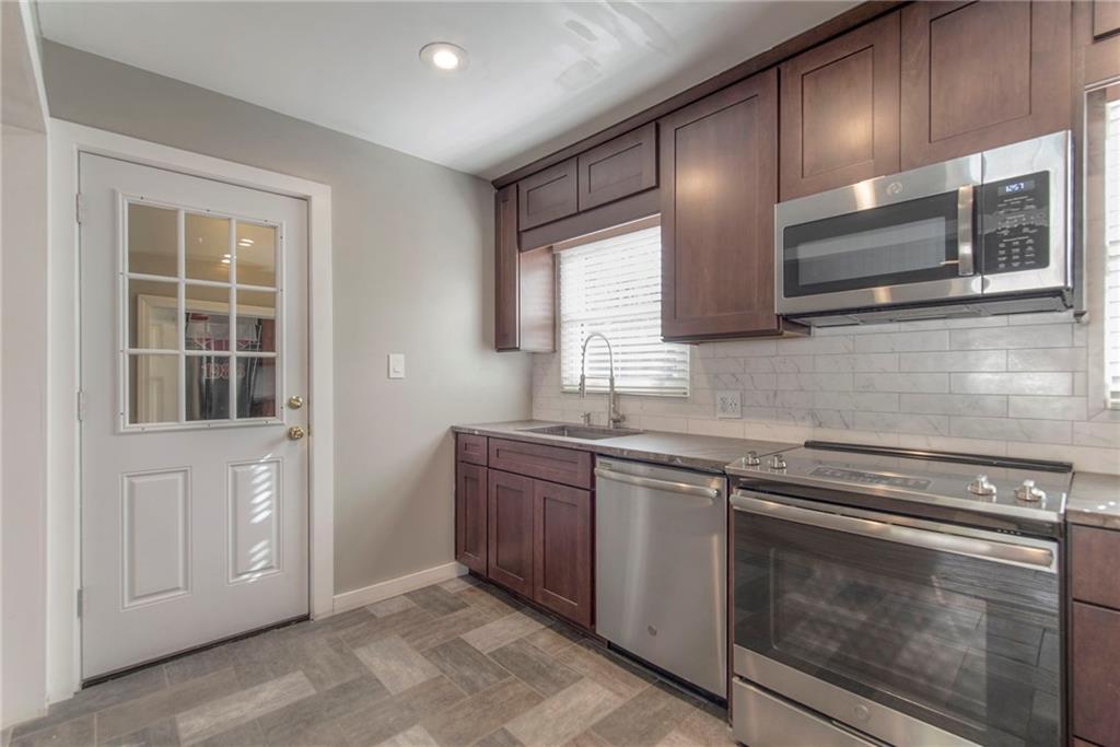 2515 W 73rd Street