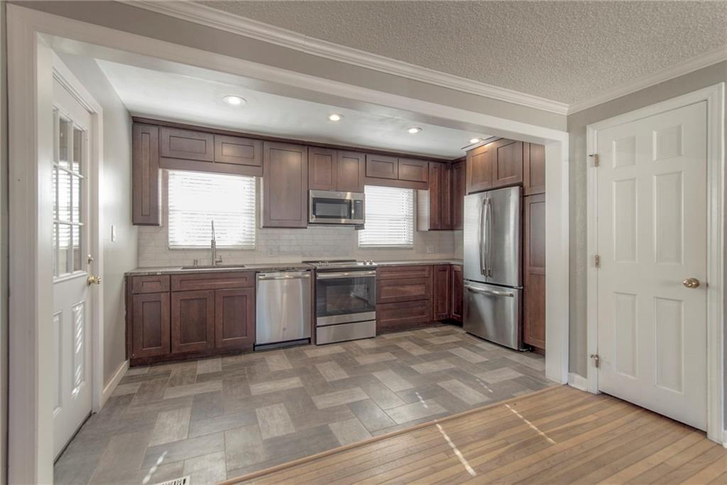 2515 W 73rd Street