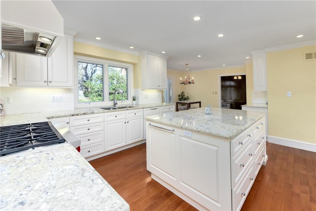 2204 W 124th Street
