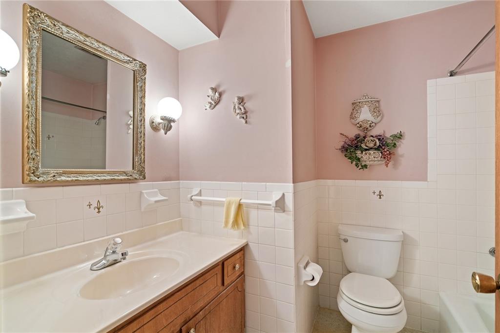 10901 Elmwood Drive