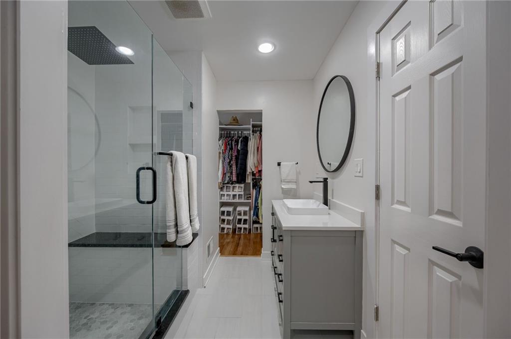 504 W 89th Terrace