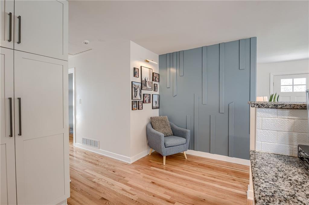 504 W 89th Terrace