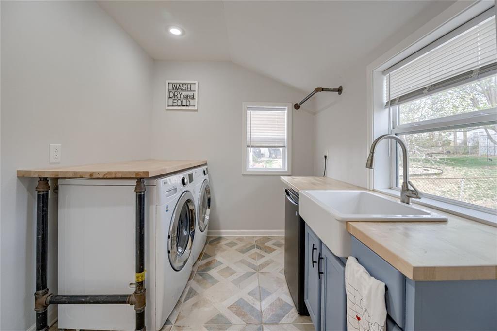 504 W 89th Terrace