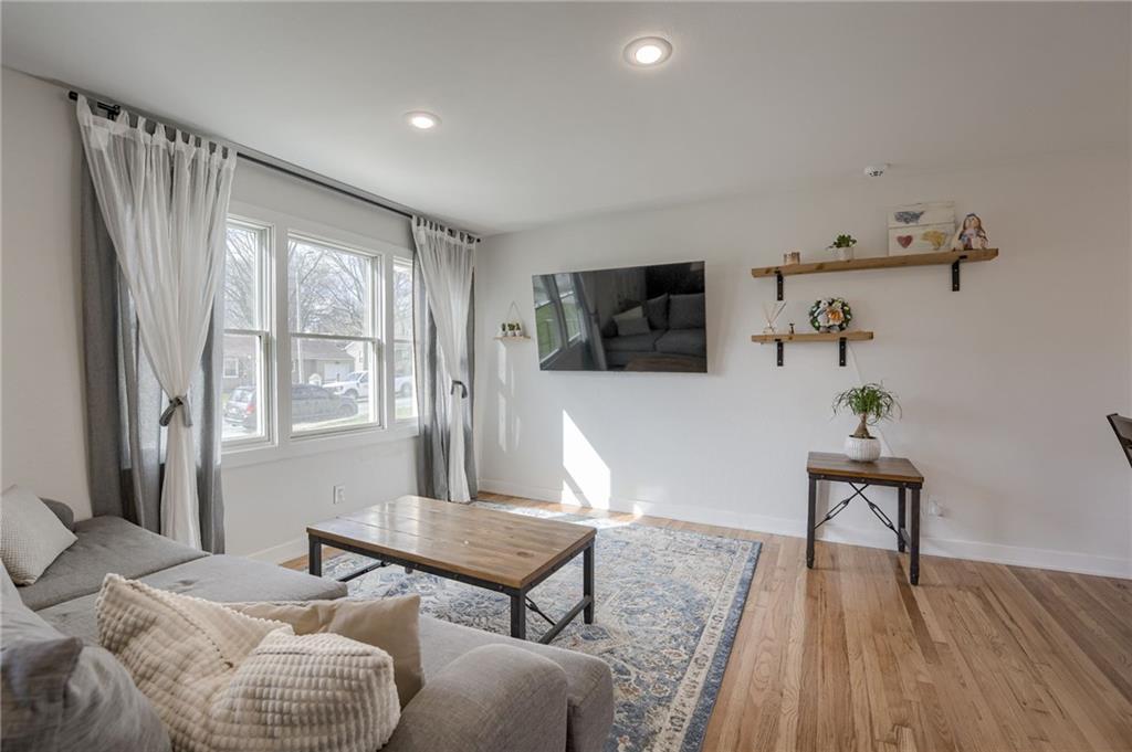 504 W 89th Terrace