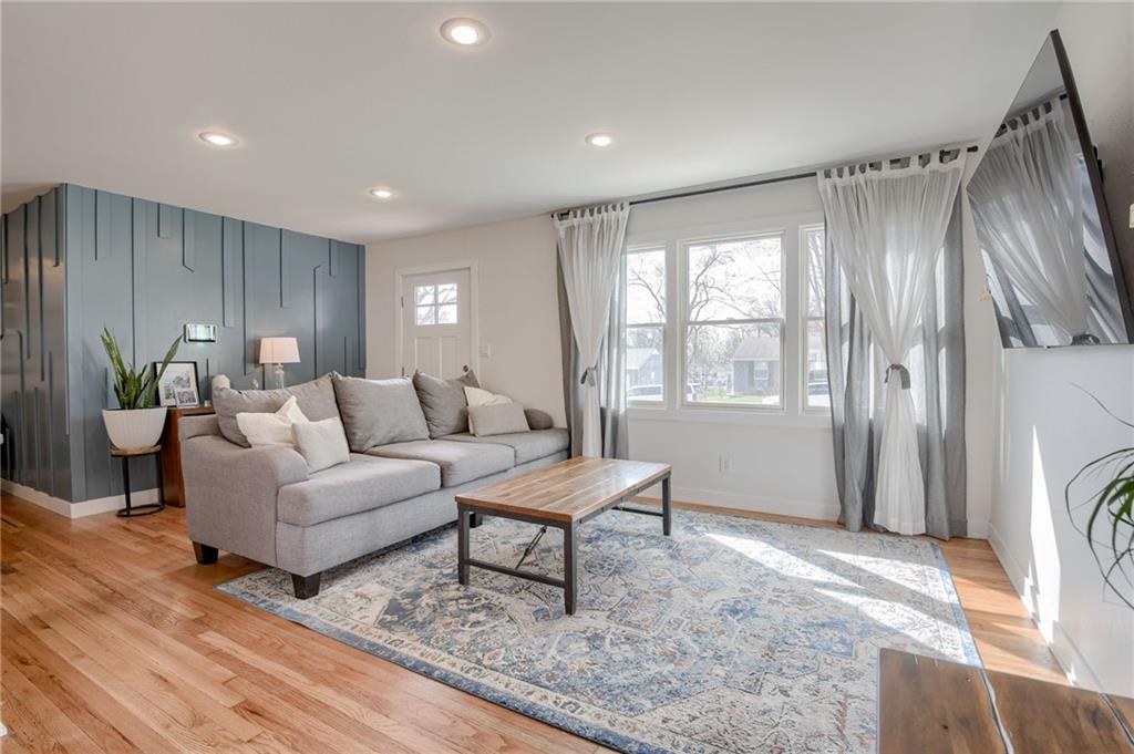 504 W 89th Terrace