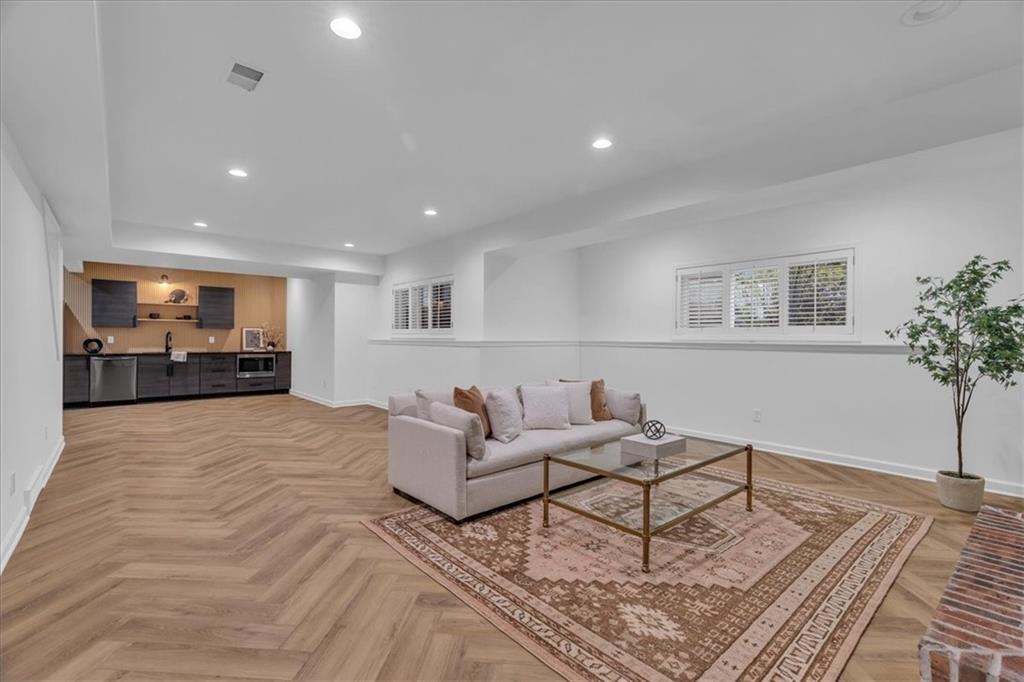 7854 Howe Circle