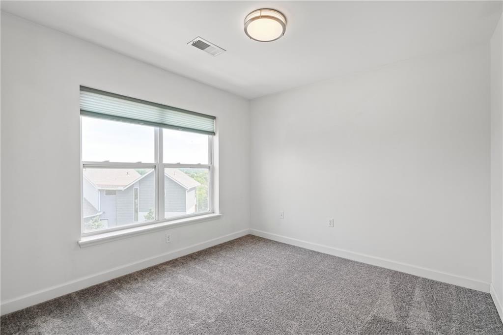 1152 NE Beacon Hill Lane Unit: 2