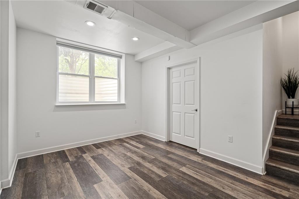 1152 NE Beacon Hill Lane Unit: 2