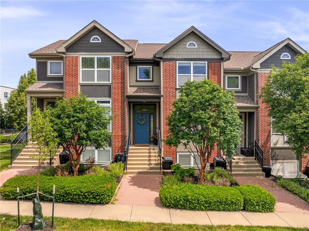1152 NE Beacon Hill Lane Unit: 2