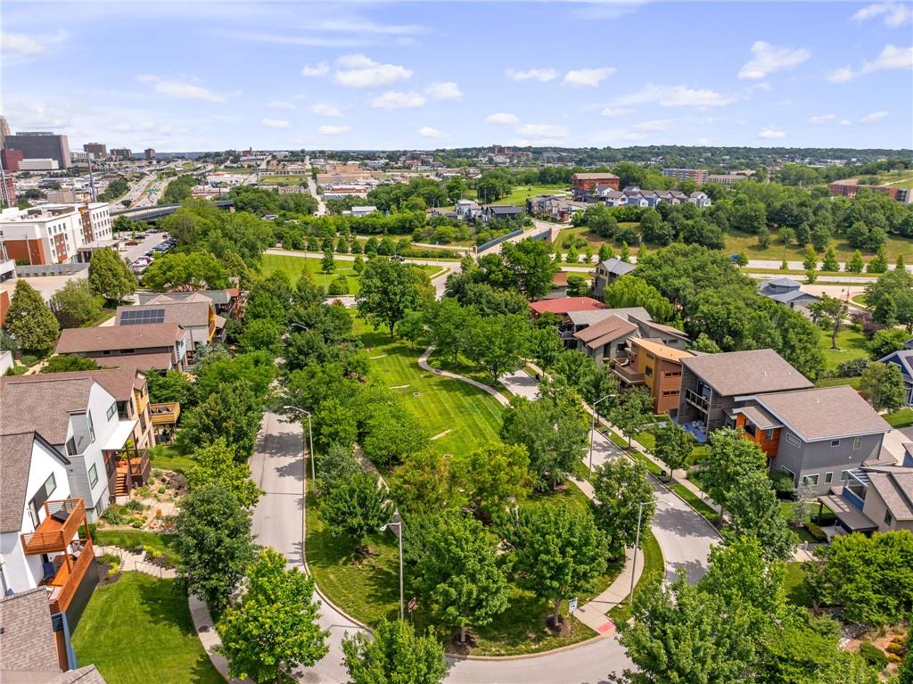 1152 NE Beacon Hill Lane Unit: 2