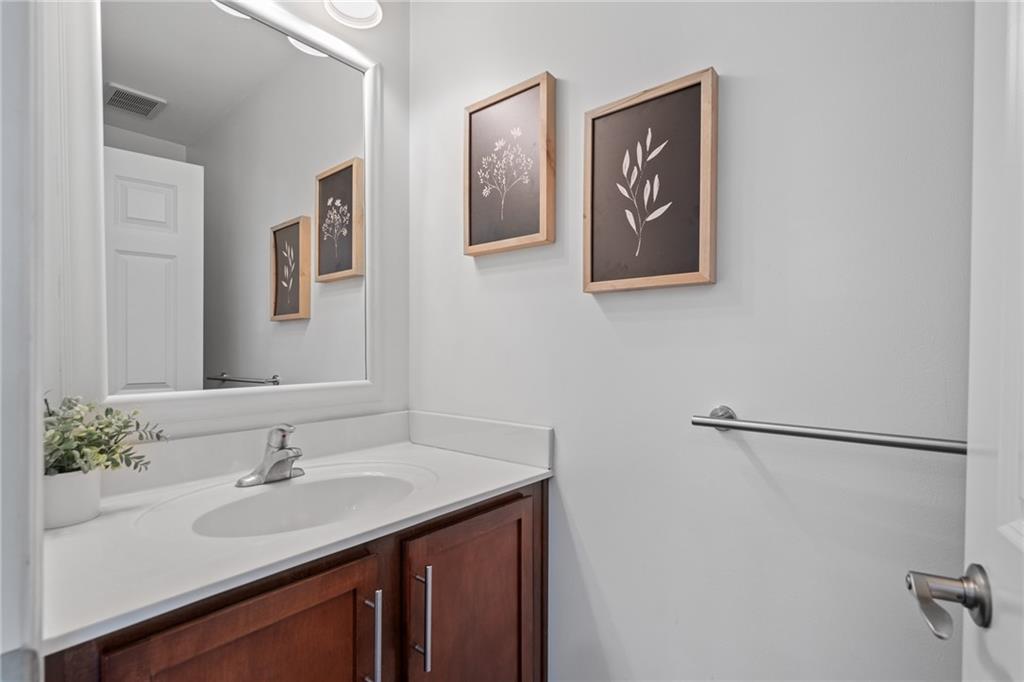 1152 NE Beacon Hill Lane Unit: 2