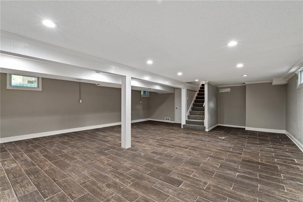 5339 Bond Street