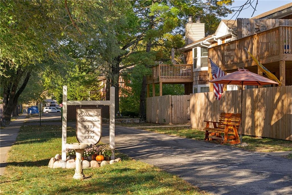 8337 Lowell Avenue Unit: 2