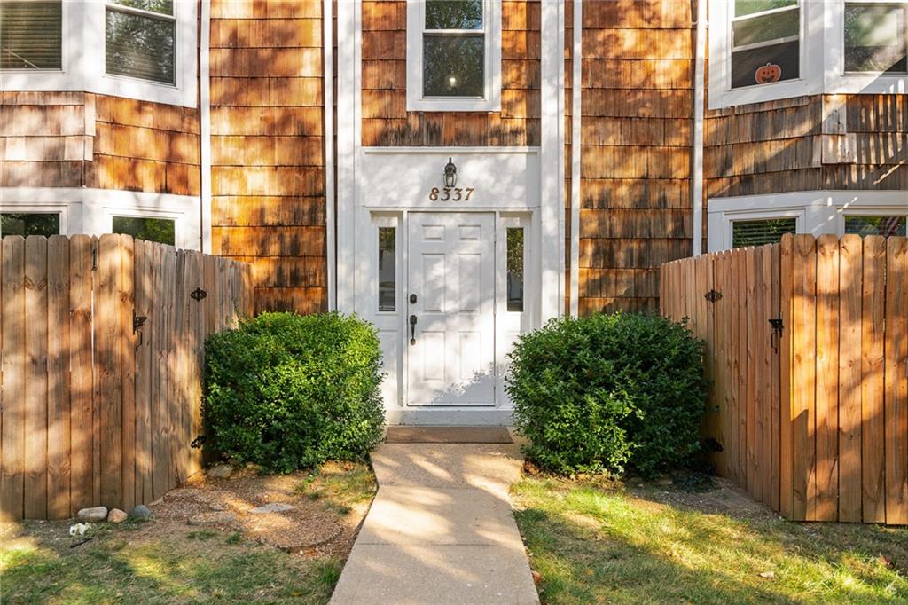8337 Lowell Avenue Unit: 2
