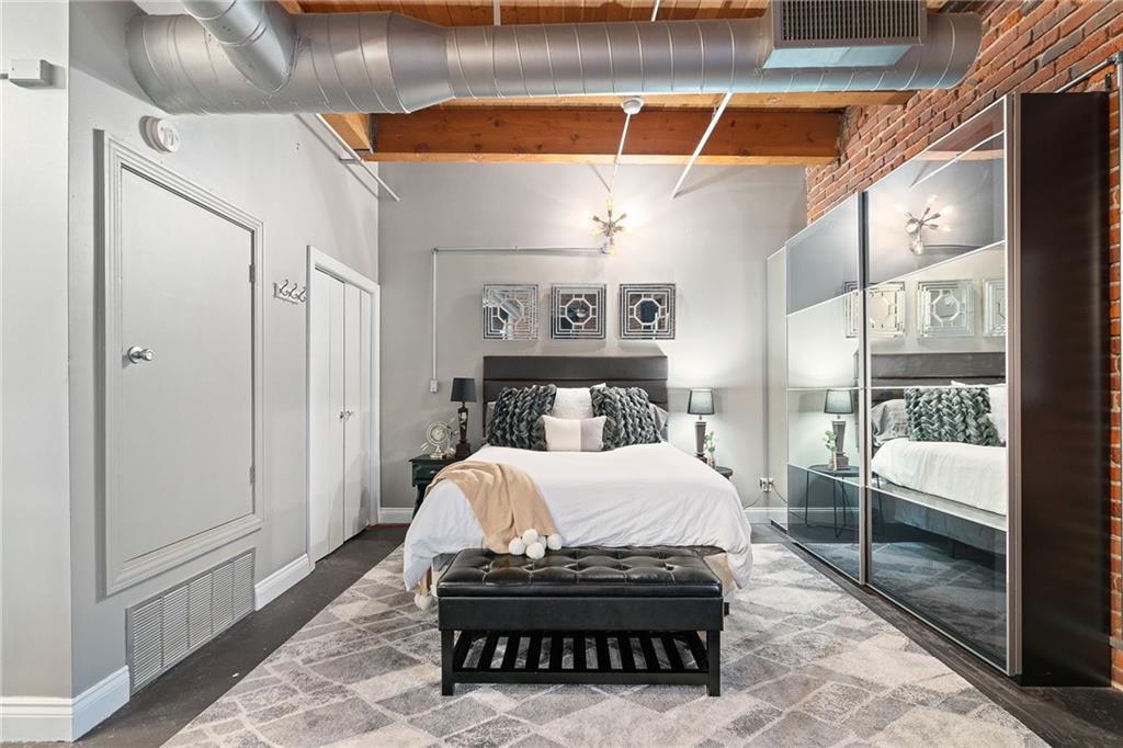 510 Delaware Street Unit: 301