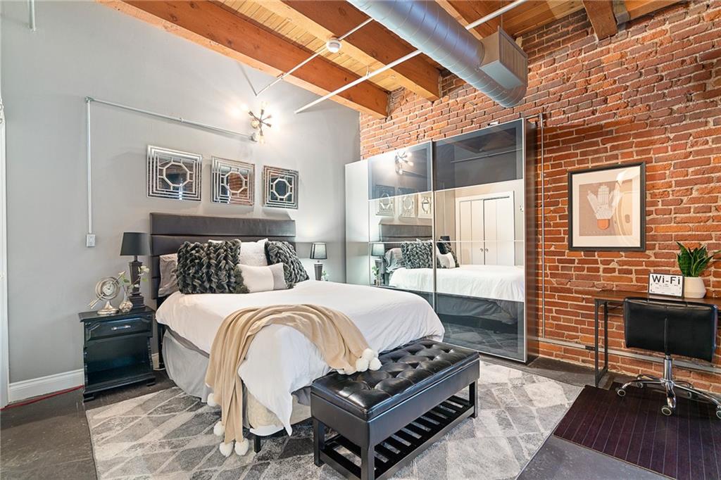 510 Delaware Street Unit: 301