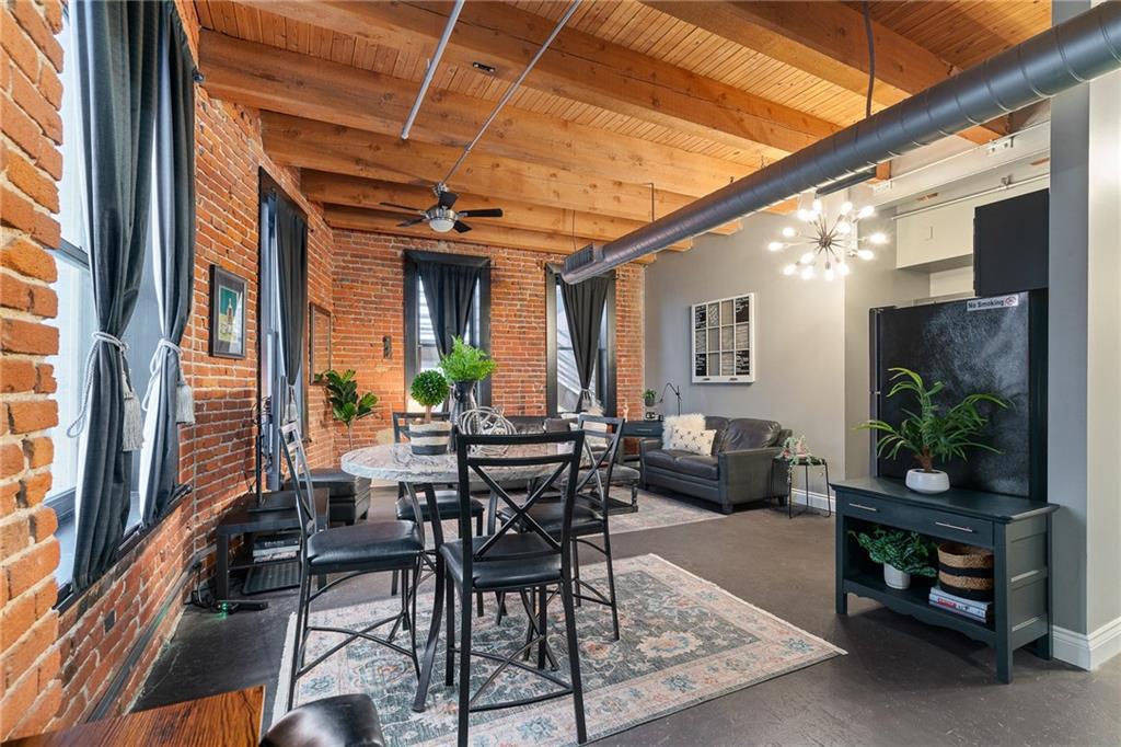 510 Delaware Street Unit: 301