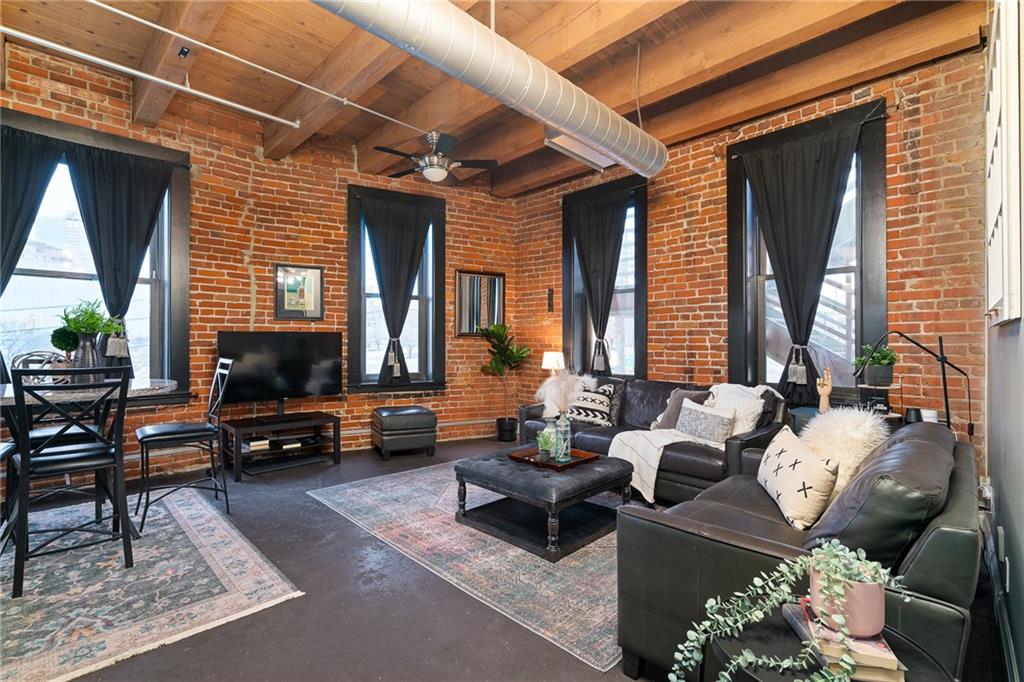 510 Delaware Street Unit: 301