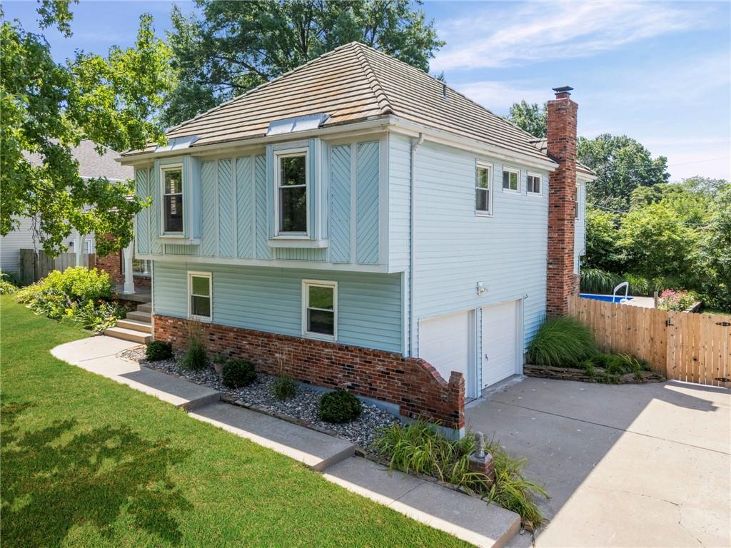 3511 NE 61st Terrace