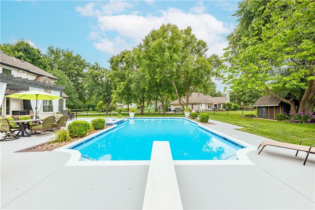 13804 Alhambra Street