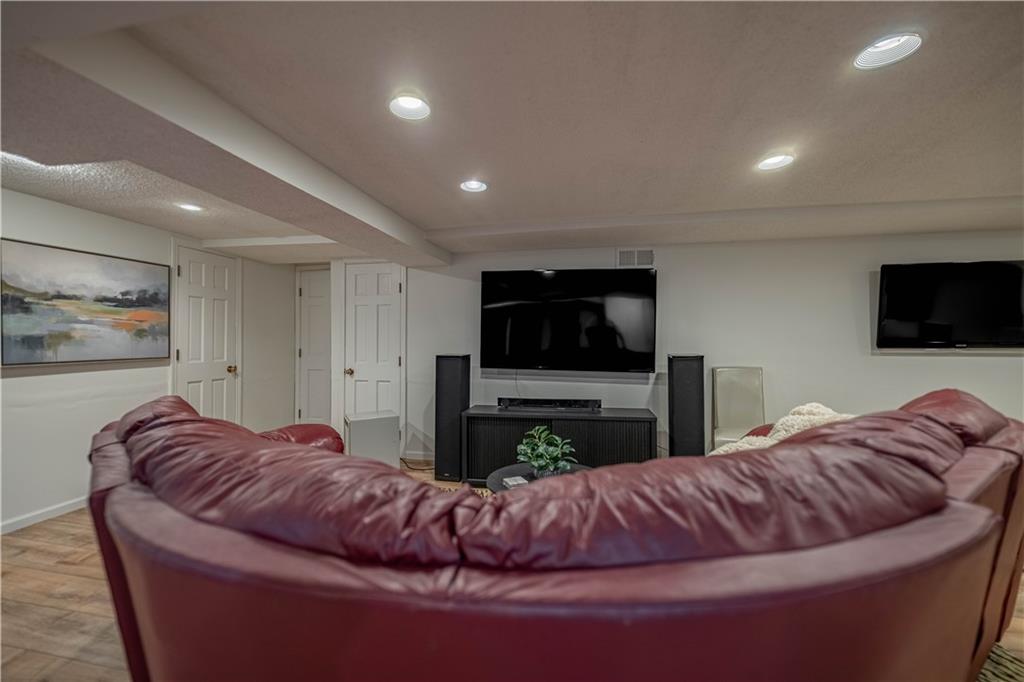 13804 Alhambra Street