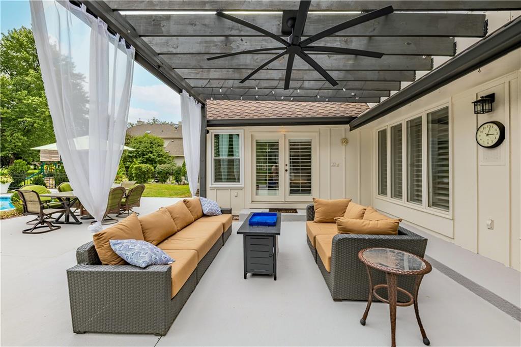 13804 Alhambra Street