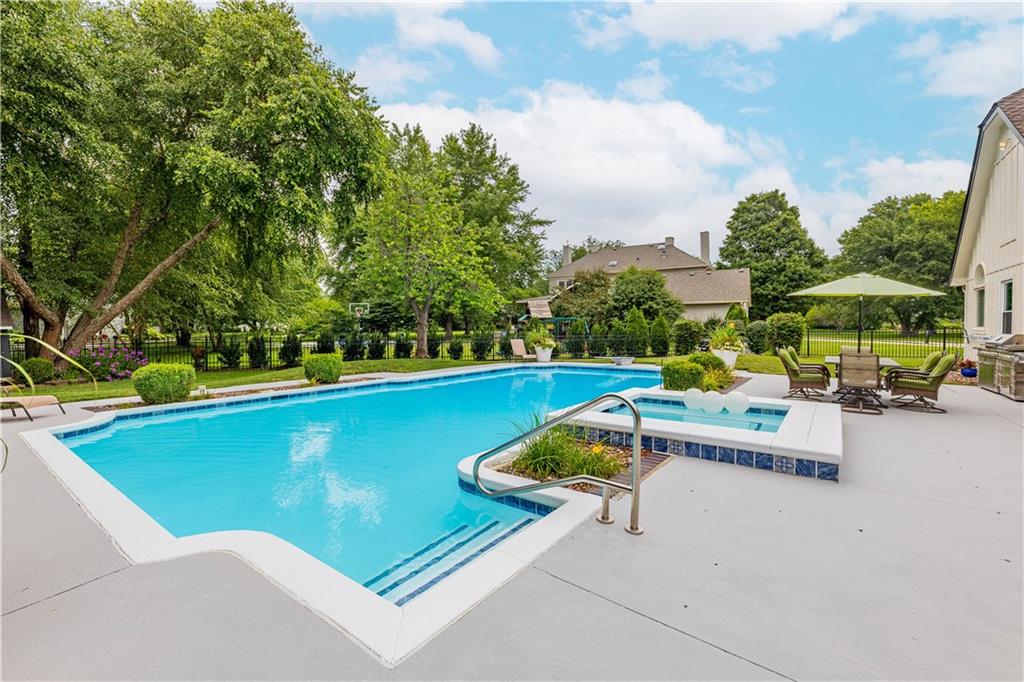 13804 Alhambra Street