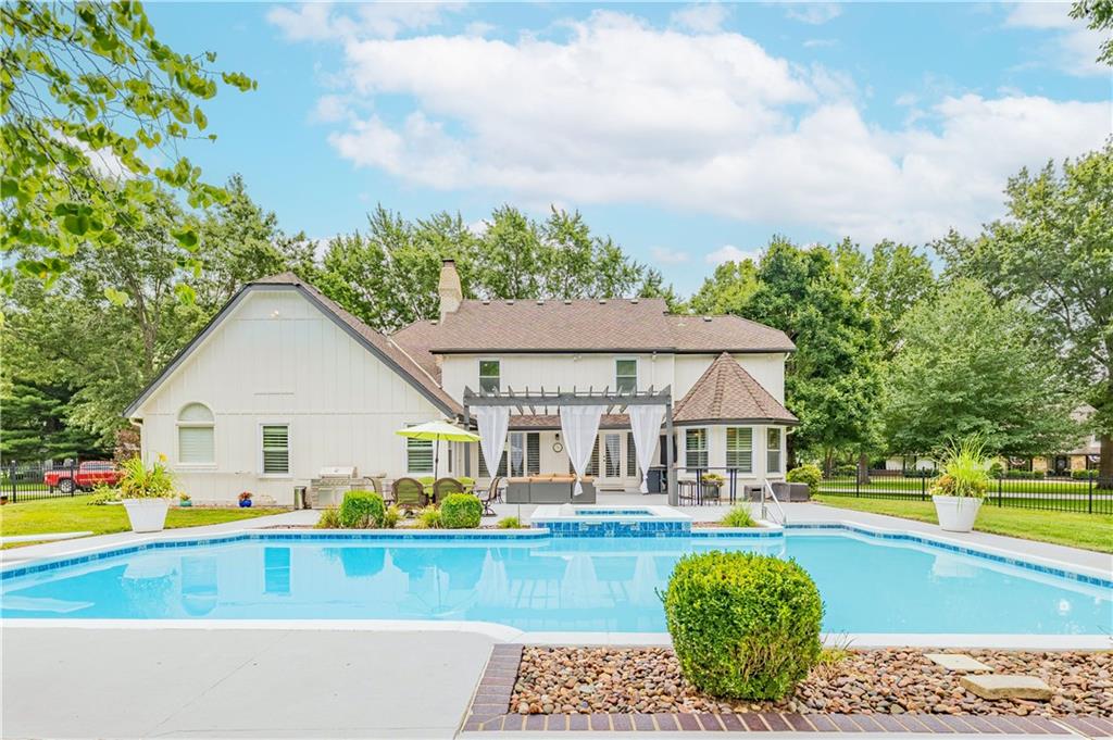 13804 Alhambra Street