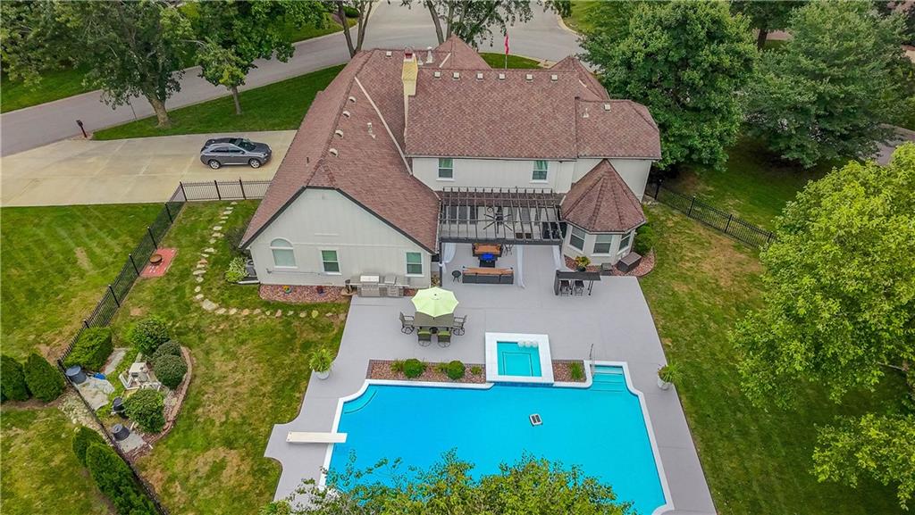 13804 Alhambra Street