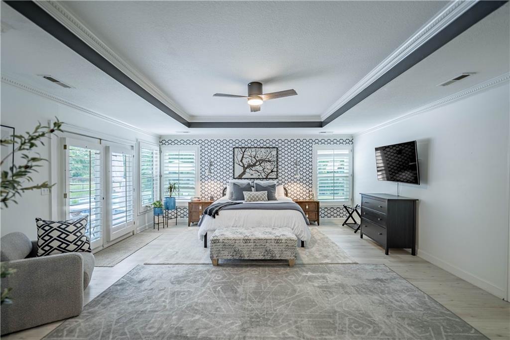 13804 Alhambra Street