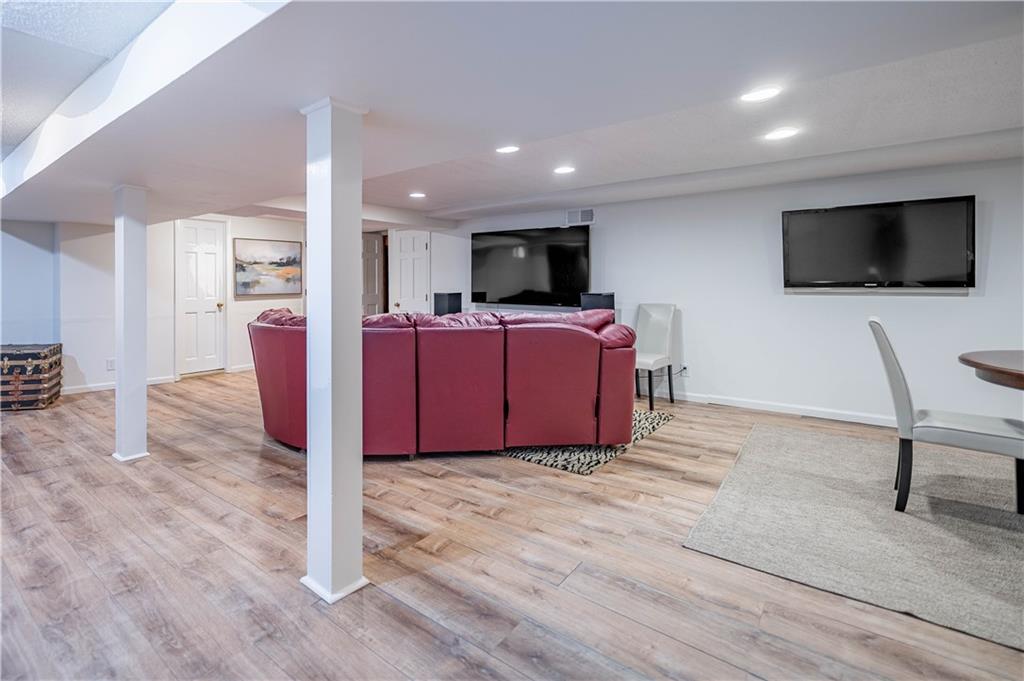 13804 Alhambra Street