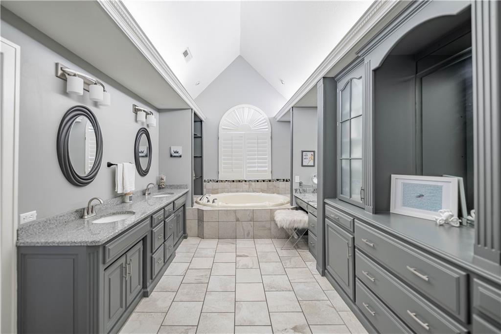 13804 Alhambra Street