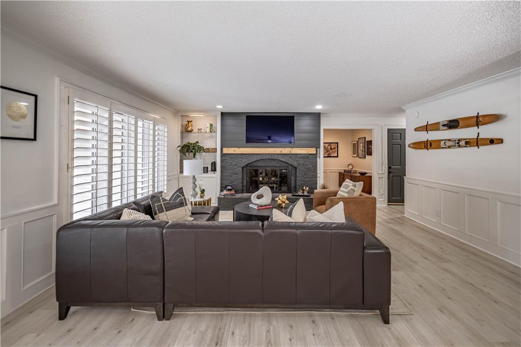 13804 Alhambra Street