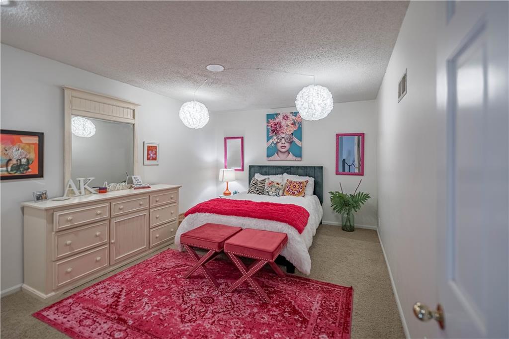 13804 Alhambra Street