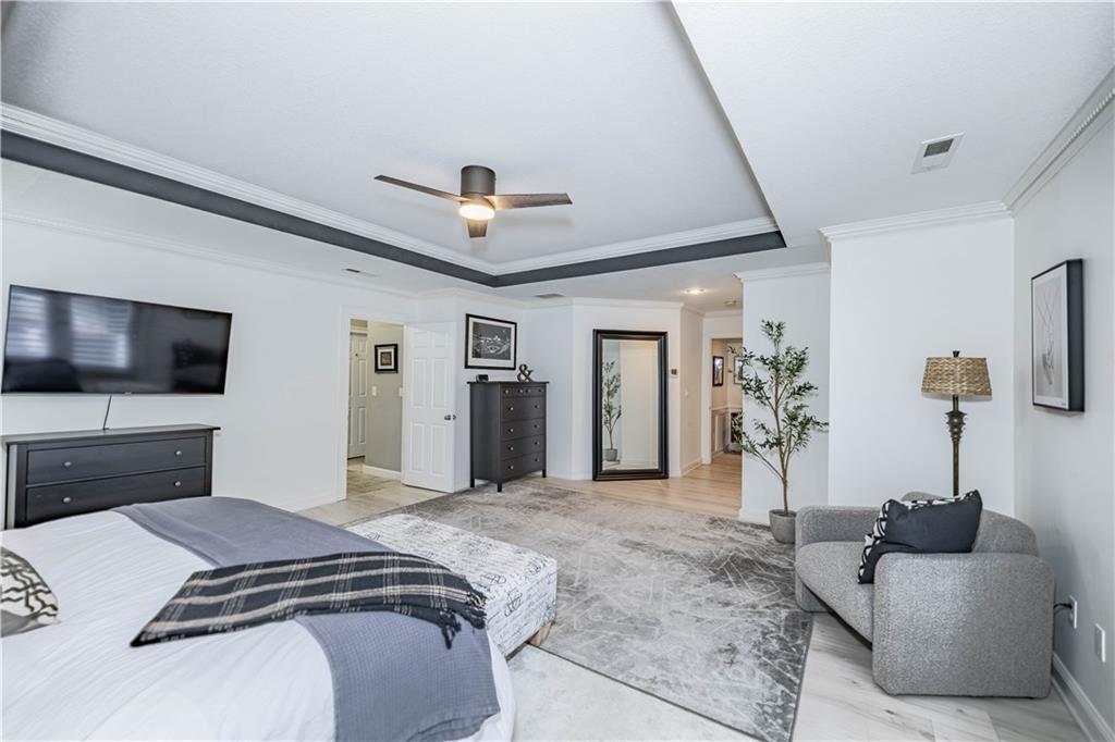 13804 Alhambra Street