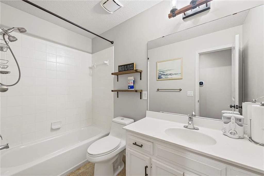 5254 N Walnut Street