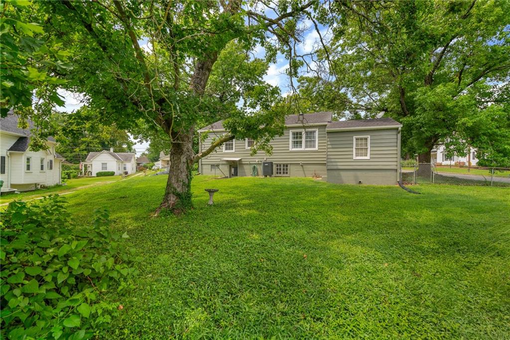 249 Allcutt Avenue
