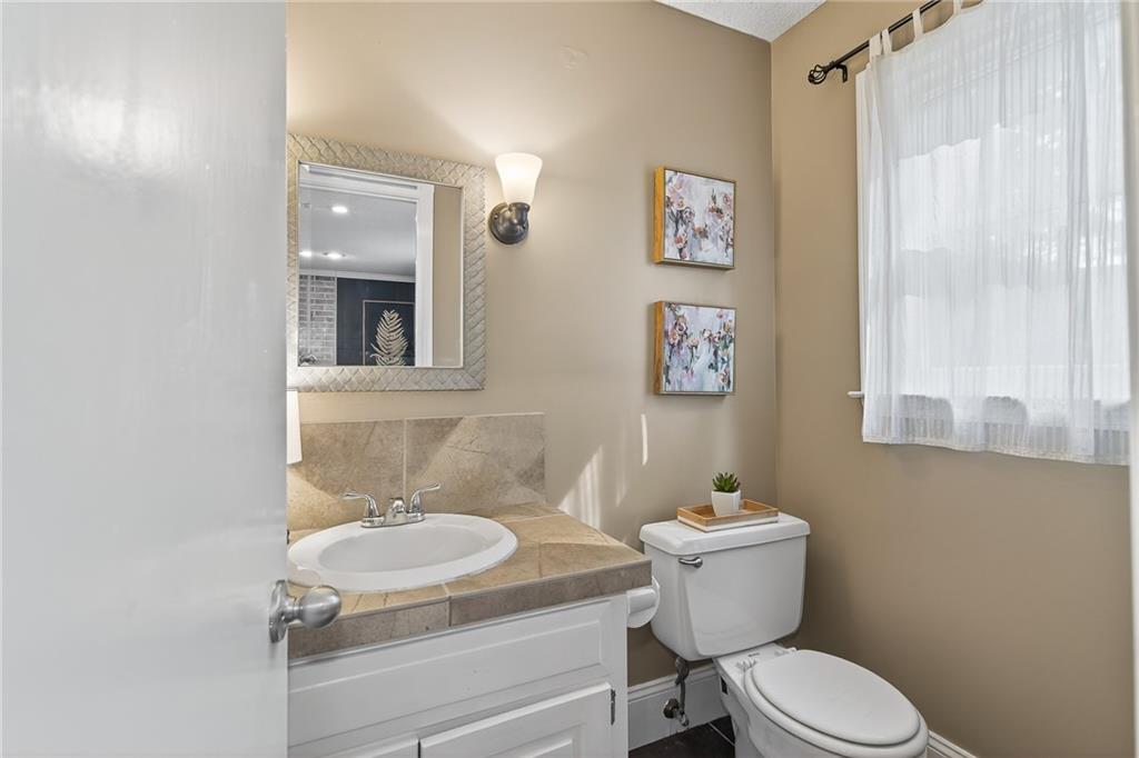 1917 E Jamestown Drive