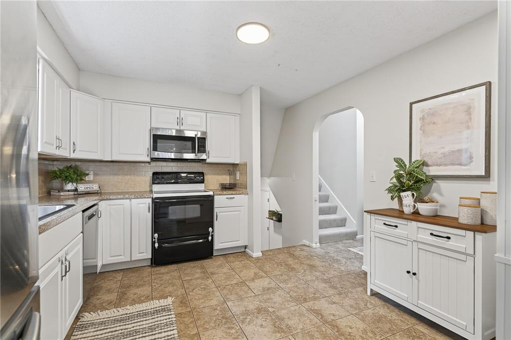 1917 E Jamestown Drive