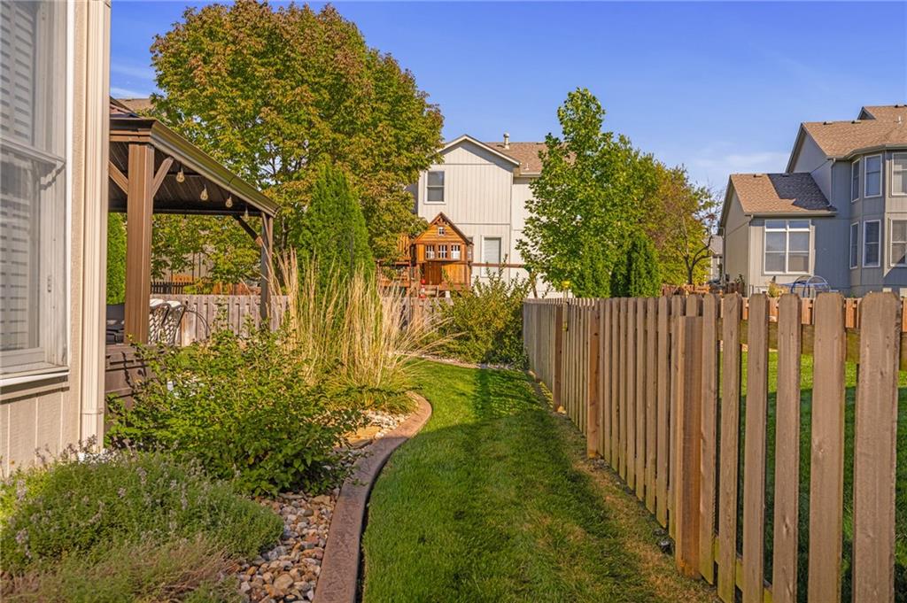 16247 S Avalon Street