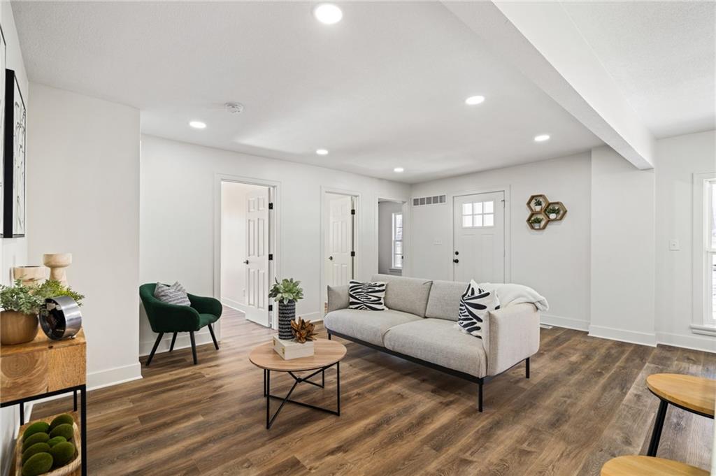 1339 S Hocker Avenue