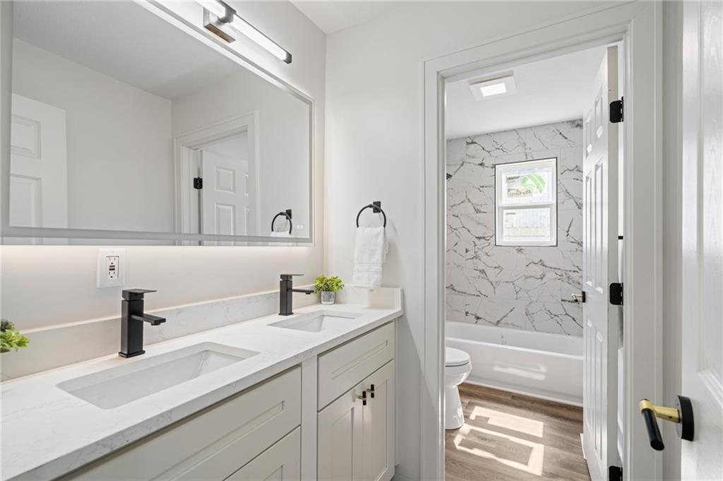 1339 S Hocker Avenue