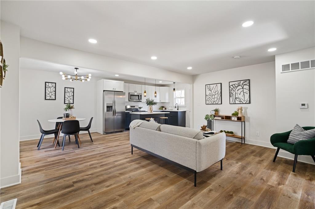 1339 S Hocker Avenue