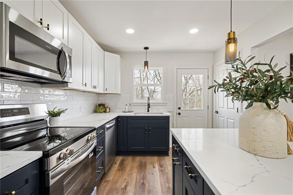 1339 S Hocker Avenue