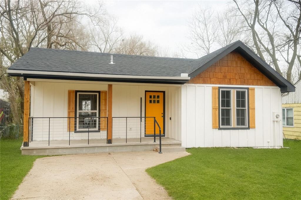 1339 S Hocker Avenue