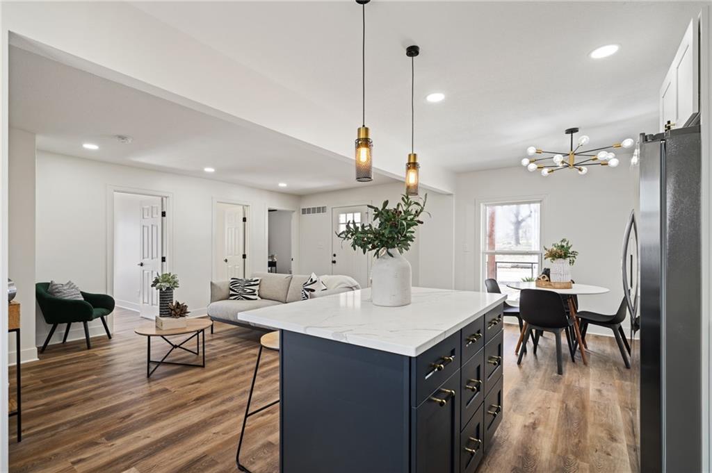 1339 S Hocker Avenue